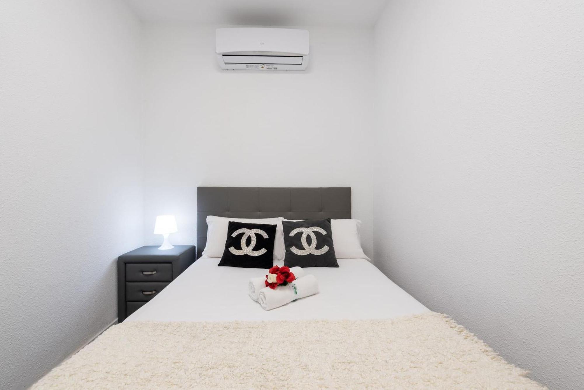 Apartamentos Day Madrid Santo Domingo Centro Gran Via Sol Malasana Buitenkant foto