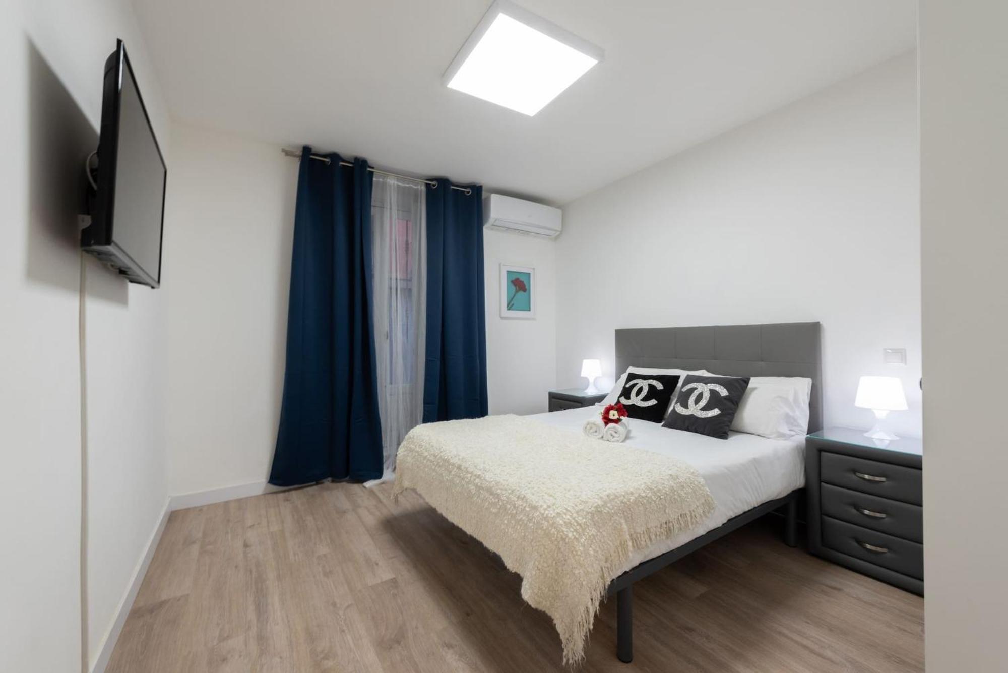 Apartamentos Day Madrid Santo Domingo Centro Gran Via Sol Malasana Buitenkant foto