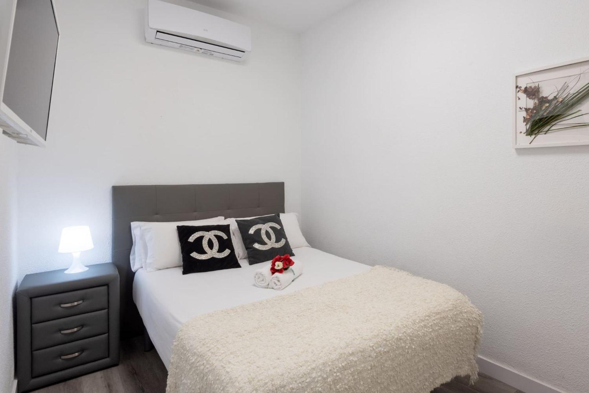 Apartamentos Day Madrid Santo Domingo Centro Gran Via Sol Malasana Buitenkant foto