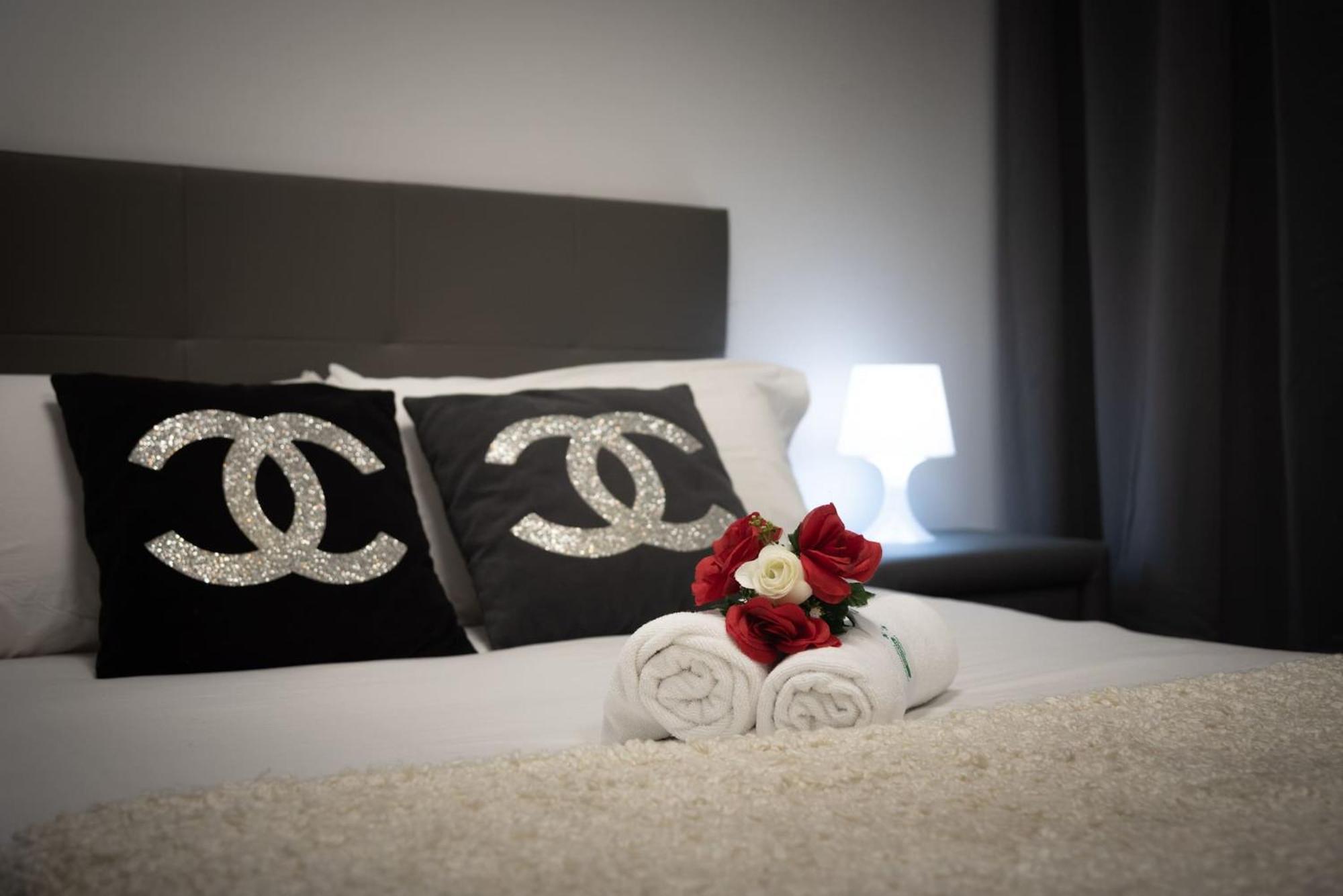 Apartamentos Day Madrid Santo Domingo Centro Gran Via Sol Malasana Buitenkant foto