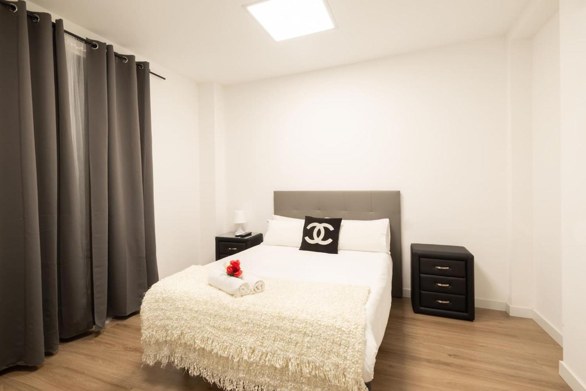 Apartamentos Day Madrid Santo Domingo Centro Gran Via Sol Malasana Buitenkant foto