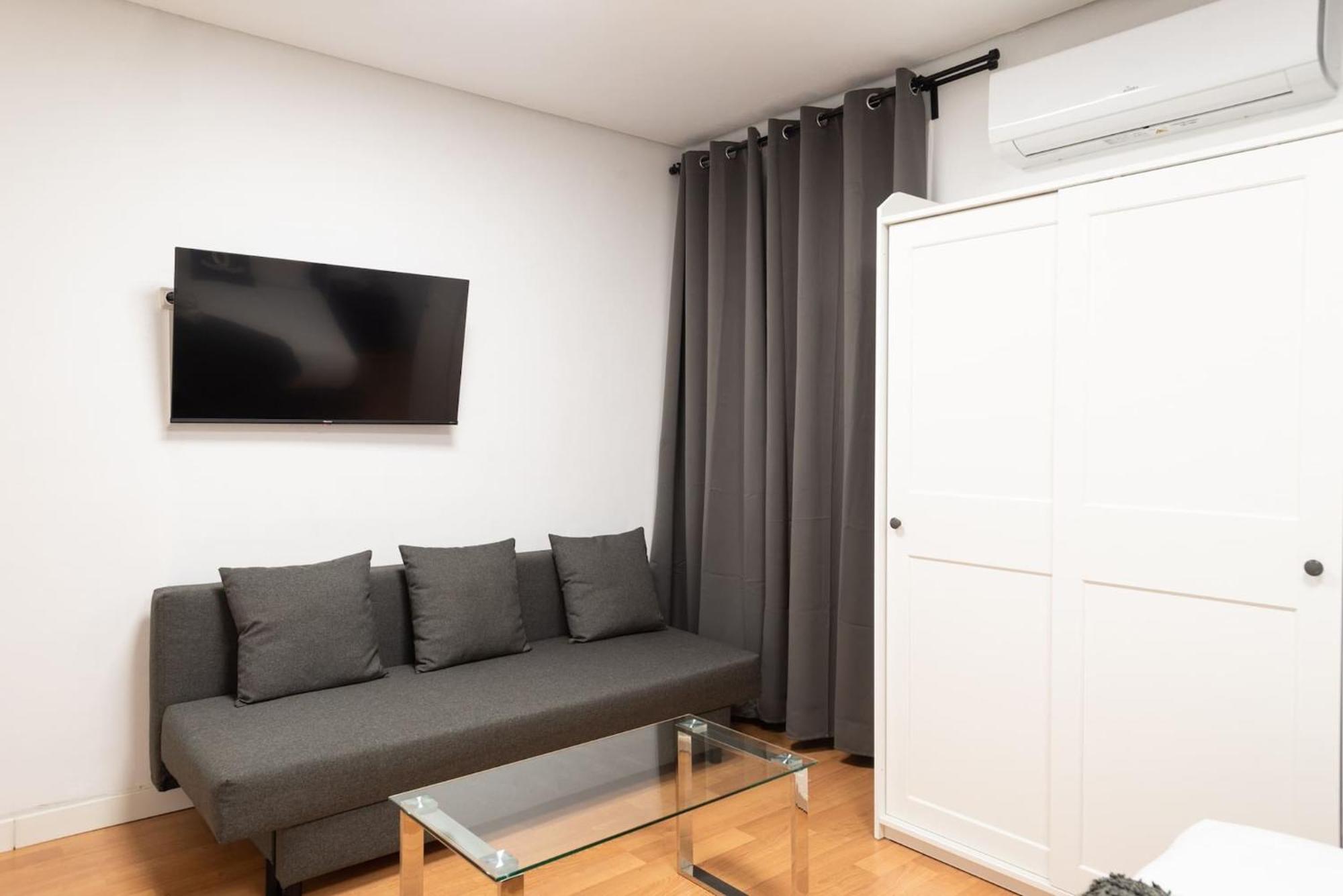 Apartamentos Day Madrid Santo Domingo Centro Gran Via Sol Malasana Buitenkant foto