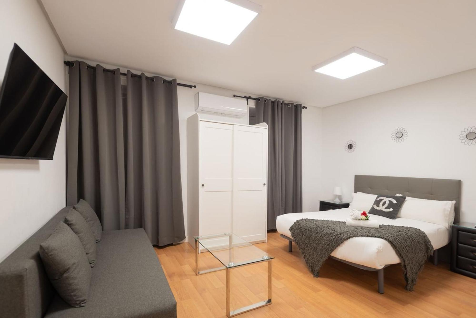 Apartamentos Day Madrid Santo Domingo Centro Gran Via Sol Malasana Buitenkant foto