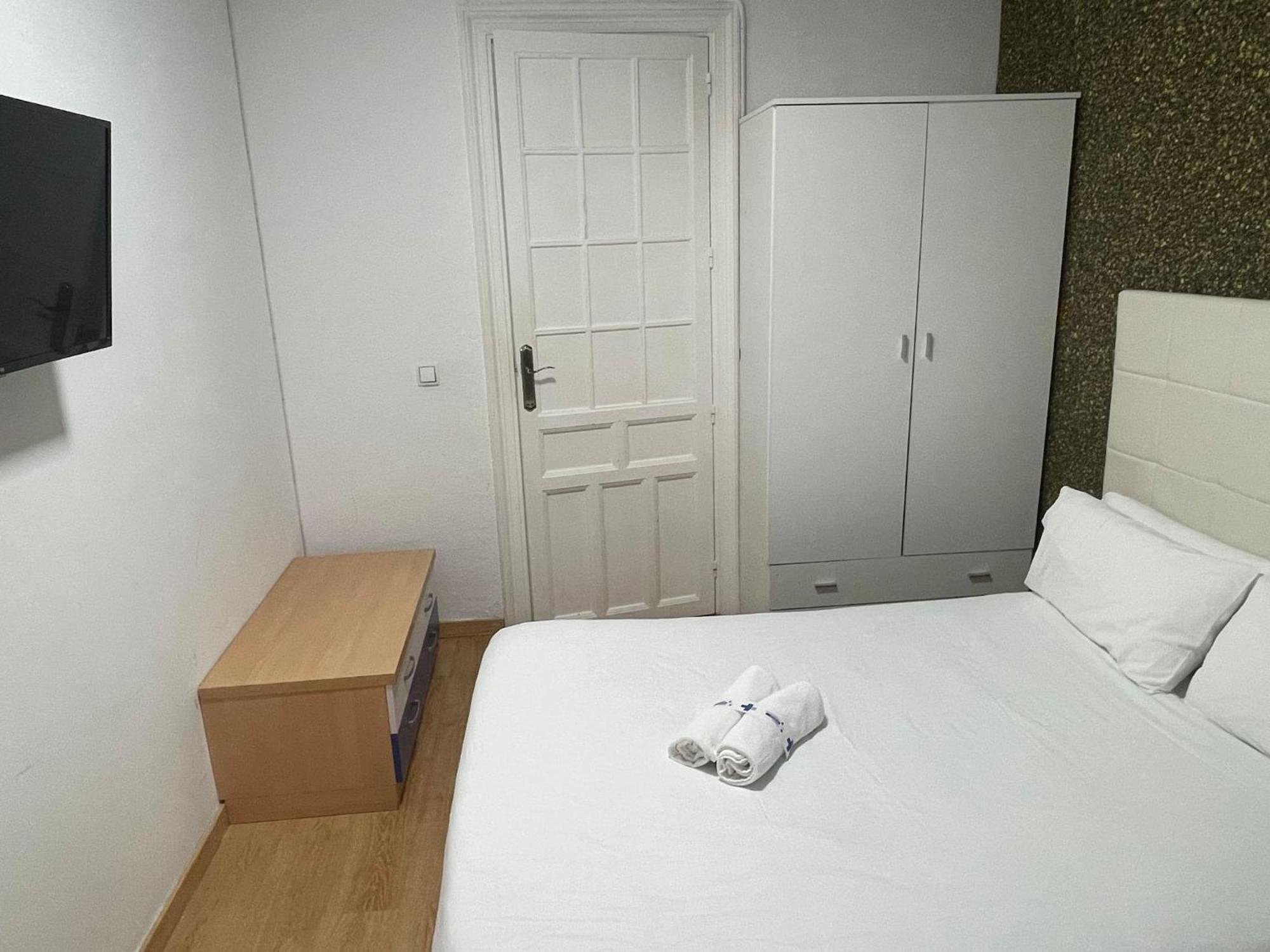 Apartamentos Day Madrid Santo Domingo Centro Gran Via Sol Malasana Buitenkant foto