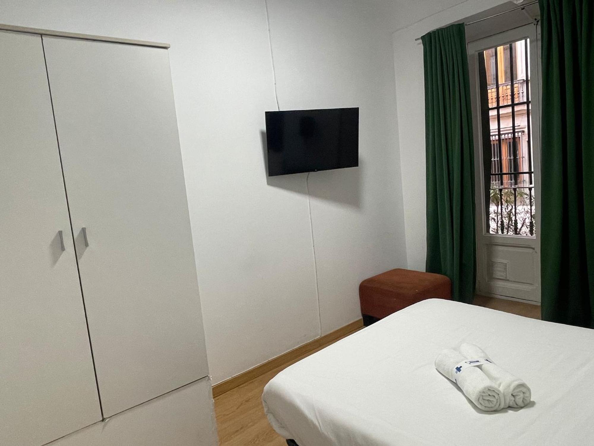 Apartamentos Day Madrid Santo Domingo Centro Gran Via Sol Malasana Buitenkant foto
